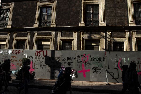 El aniversario de la masacre de Tlatelolco sacó a la luz un choque generacional (fotos) - Sputnik Mundo