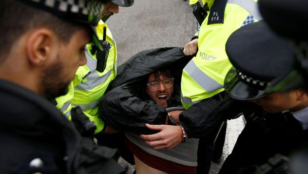 Detenciones de los activistas climáticos en Londres Detenciones de los activistas climáticos en Londres - Sputnik Mundo