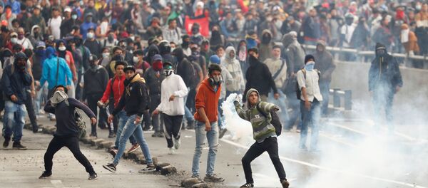 Protestas masivas en Ecuador contra las medidas económicas del Gobierno - Sputnik Mundo