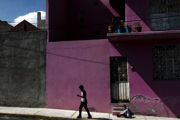 Los brutales asesinatos de mujeres y niños en la periferia de Ciudad de México (fotos y vídeo) - Sputnik Mundo