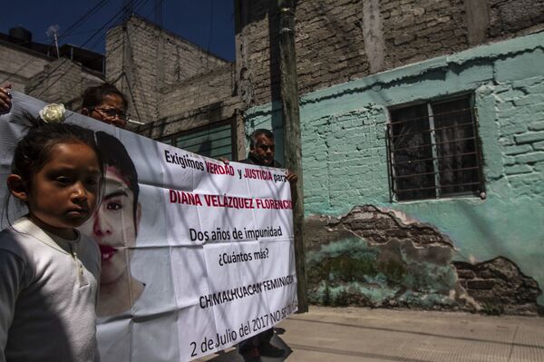 Los brutales asesinatos de mujeres y niños en la periferia de Ciudad de México (fotos y vídeo) - Sputnik Mundo
