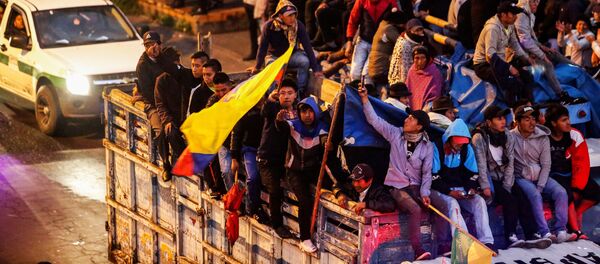 Los indígenas de Ecuador durante las protestas - Sputnik Mundo