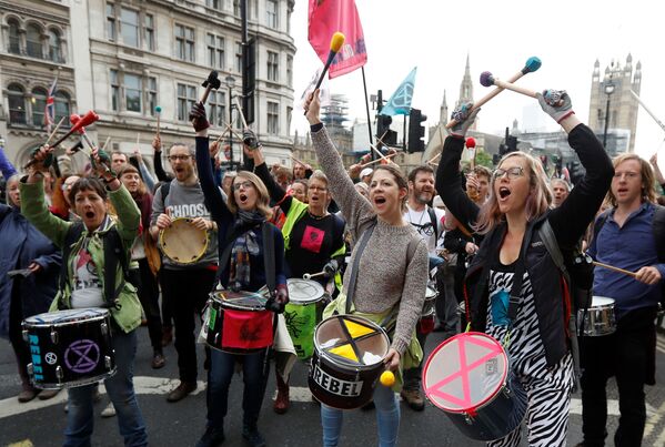 Las multitudinarias protestas contra el cambio climático recorren el planeta - Sputnik Mundo