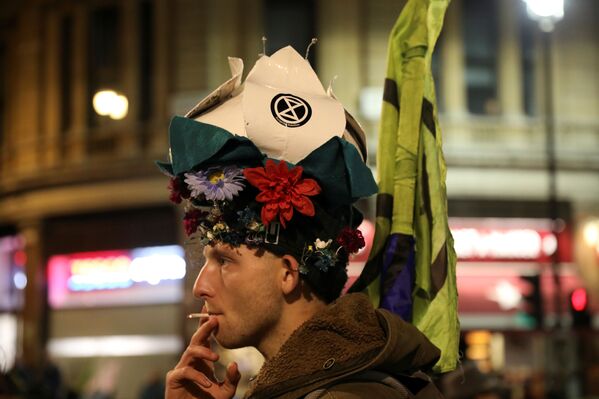 Las multitudinarias protestas contra el cambio climático recorren el planeta - Sputnik Mundo