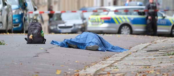 Tiroteos, policías en las calles y sirenas: la ciudad alemana de Halle tras la tragedia Tiroteos, policías en las calles y sirenas: la ciudad alemana de Halle tras la tragedia - Sputnik Mundo