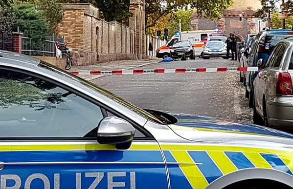 Tiroteos, policías en las calles y sirenas: la ciudad alemana de Halle tras la tragedia Tiroteos, policías en las calles y sirenas: la ciudad alemana de Halle tras la tragedia - Sputnik Mundo