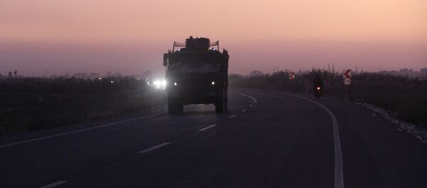 Los blindados turcos en la frontera con Siria - Sputnik Mundo