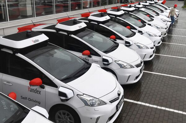 El taxi robótico de Yandex, a la conquista de las megalópolis del mundo (vídeo) - Sputnik Mundo