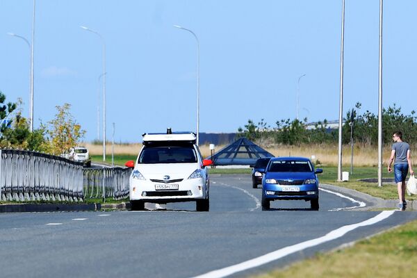 El taxi robótico de Yandex, a la conquista de las megalópolis del mundo (vídeo) - Sputnik Mundo