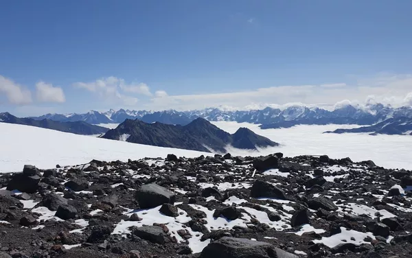 Vistas del Monte Elbrus en Rusia Vistas del Monte Elbrus en Rusia - Sputnik Mundo