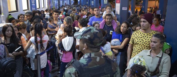 Migrantes venezolanos en la frontera peruana - Sputnik Mundo