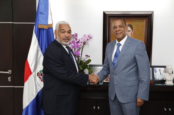 Embajador dominicano gestiona ante Cámara Baja convenio de supresión de visados con Rusia - Sputnik Mundo