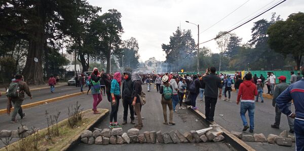 En Ecuador, otro día de movilizaciones con violencia y sin respuestas - Sputnik Mundo