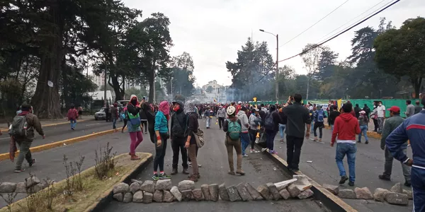 En Ecuador, otro día de movilizaciones con violencia y sin respuestas En Ecuador, otro día de movilizaciones con violencia y sin respuestas - Sputnik Mundo