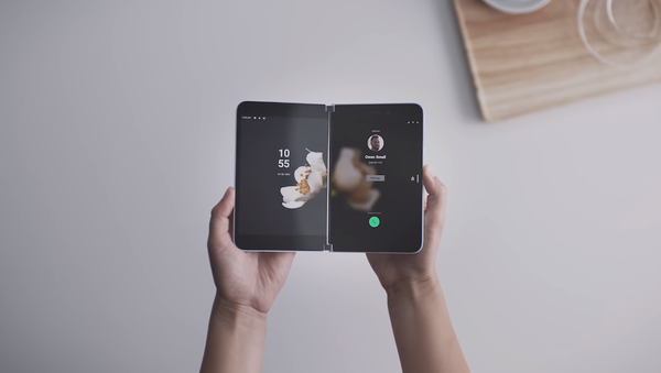 El teléfono inteligente Microsoft Surface Duo - Sputnik Mundo