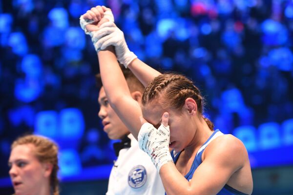 Las pugilistas rusas suben al podio del Mundial de Boxeo Femenino - Sputnik Mundo