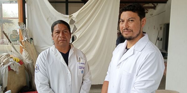 Así trabajan las brigadas médicas de voluntarios en medio de los combates quiteños - Sputnik Mundo