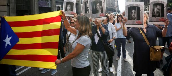Protesta contra el veredicto para los líderes independentistas catalanes presos - Sputnik Mundo