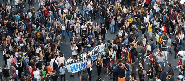Protestas estudiantiles en la Plaza Universidad, Cataluña - Sputnik Mundo