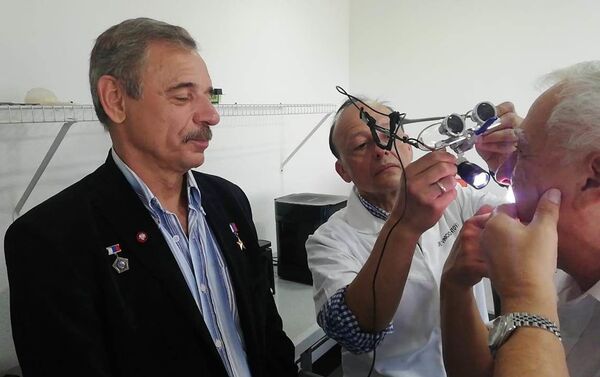 Cosmonauta M. Kornienko en Centro Odontológico - Sputnik Mundo