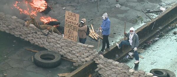 Las protestas que convirtieron Quito en un campo de batalla en llamas - Sputnik Mundo