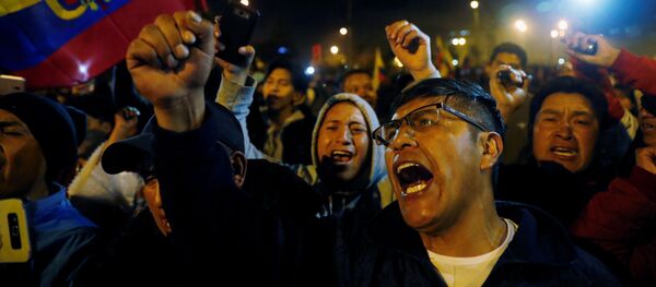 Los ecuatorianos celebran la suspensión del decreto 883 - Sputnik Mundo