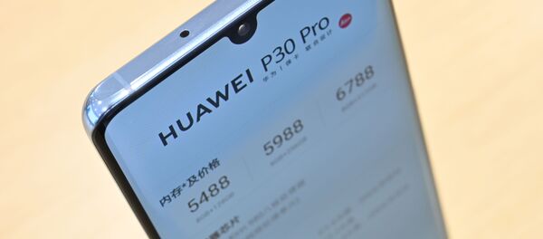 Un teléfono inteligente de Huawei - Sputnik Mundo