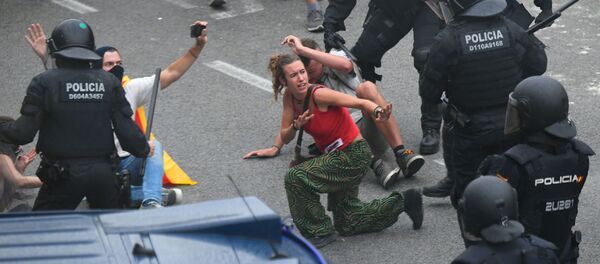 Barcelona se llena de protestas tras las polémicas condenas a los líderes catalanes
 - Sputnik Mundo
