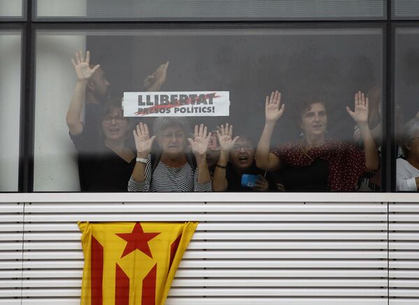 Barcelona se llena de protestas tras las polémicas condenas a los líderes catalanes
 - Sputnik Mundo