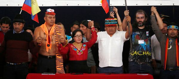 El presidente del Conaie, Jaime Vargas (centro) - Sputnik Mundo