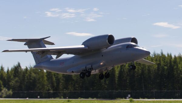 El avión ruso An-72 (archivo) - Sputnik Mundo