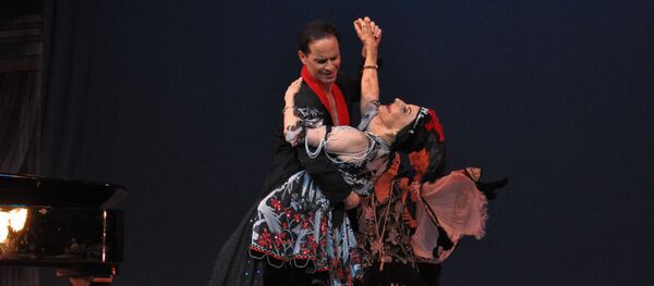 Alonso junto al bailarín cubano Jorge Vega (archivo) - Sputnik Mundo