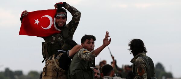 Rebeldes sirios apoyados por Turquía - Sputnik Mundo