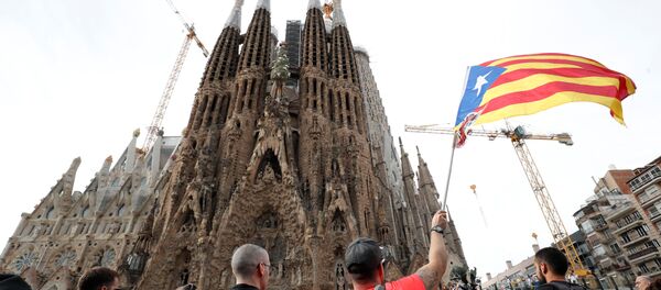 Protestas cerca de la Sagrada Familia en Barcelona - Sputnik Mundo