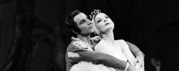 Alicia Alonso y Azari Plisetski  - Sputnik Mundo