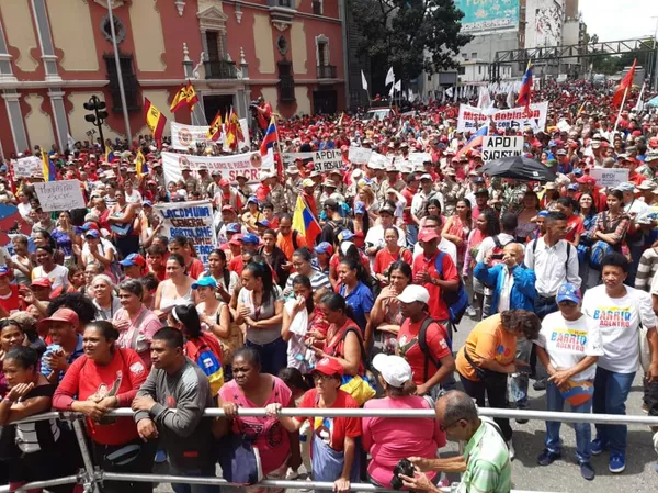 Venezolanos marchan en apoyo al primer congreso internacional de Comunas Venezolanos marchan en apoyo al primer congreso internacional de Comunas - Sputnik Mundo
