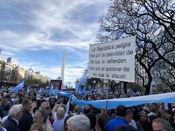 Macri convocó a la marcha del millón en busca del milagro en Argentina - Sputnik Mundo