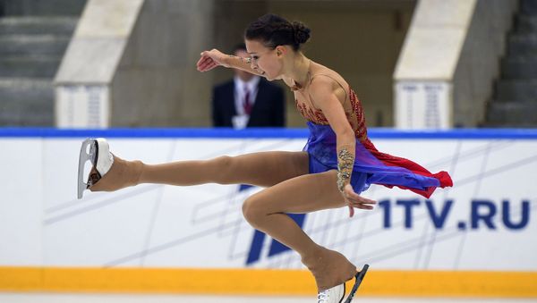 La patinadora rusa Anna Shcherbakova durante su actuación en el torneo Skate America 2019 La patinadora rusa Anna Shcherbakova durante su actuación en el torneo Skate America 2019 - Sputnik Mundo