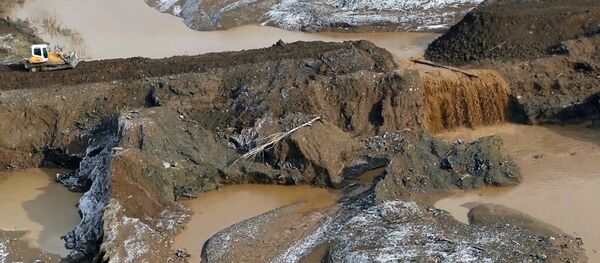 Rotura de una presa en Siberia - Sputnik Mundo