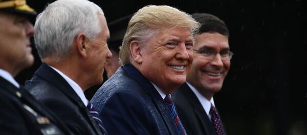Donald Trump, presidente de EEUU, y Mark Esper, secretario de Defensa de EEUU - Sputnik Mundo