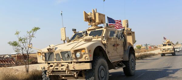 Blindados de EEUU en la frontera siria-iraquí - Sputnik Mundo