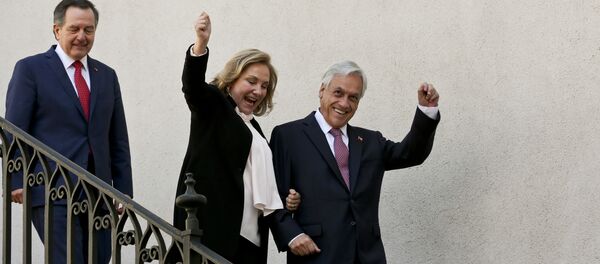 La primera dama chilena, Cecilia Morel, junto a su esposo Sebastián Piñera - Sputnik Mundo