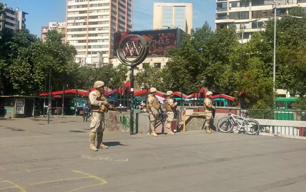 Protestas en Santiago, Chile - Sputnik Mundo