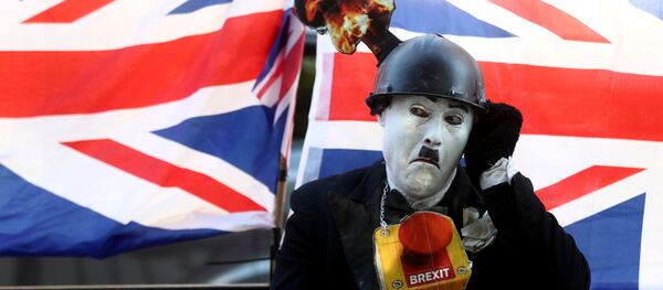 Un manifestante contra el Brexit en Londres - Sputnik Mundo