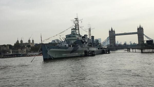 Buque británico HMS Belfast durante un emotivo acto entre Rusia y el Reino Unido en conmemoración y recuerdo de la campaña del Ártico en la Segunda Guerra Mundial - Sputnik Mundo