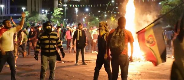 Violentas protestas sacuden La Paz tras las elecciones presidenciales Violentas protestas sacuden La Paz tras las elecciones presidenciales - Sputnik Mundo