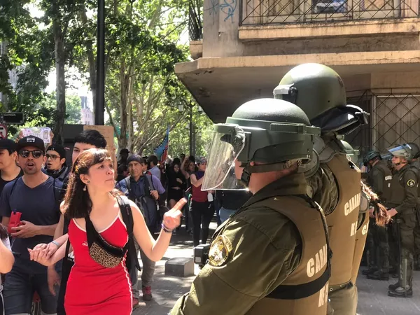 Aumentan a 18 los fallecidos durante las protestas en Chile, entre ellos un menor Aumentan a 18 los fallecidos durante las protestas en Chile, entre ellos un menor - Sputnik Mundo