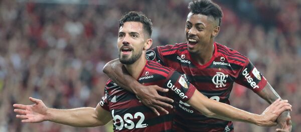 El futbolista Pablo Mari de  Flamengo celebra su gol ente Gremio durante la semifinal de la Copa Libertadores, el 23 de octubre de 2019 - Sputnik Mundo