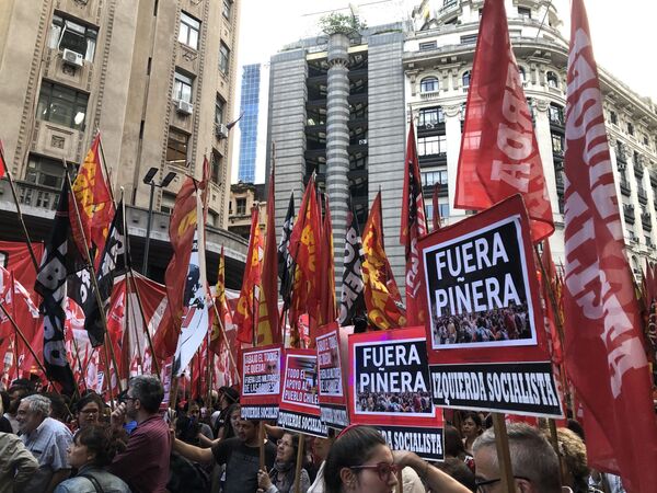 La izquierda argentina cerró campaña con críticas a Macri, el peronismo y Piñera en Chile La izquierda argentina cerró campaña con críticas a Macri, el peronismo y Piñera en Chile - Sputnik Mundo