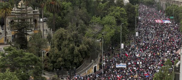 Manifestación en Santiago de Chile Manifestación en Santiago de Chile - Sputnik Mundo
